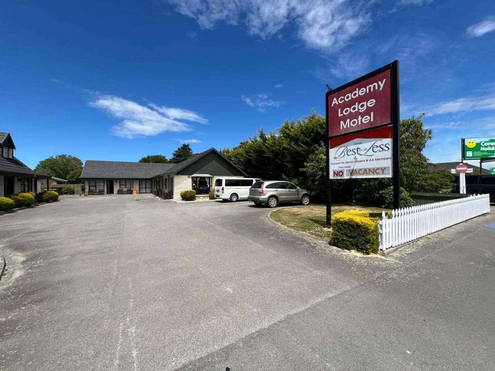 Academy Lodge Motel Ашбертон Экстерьер фото