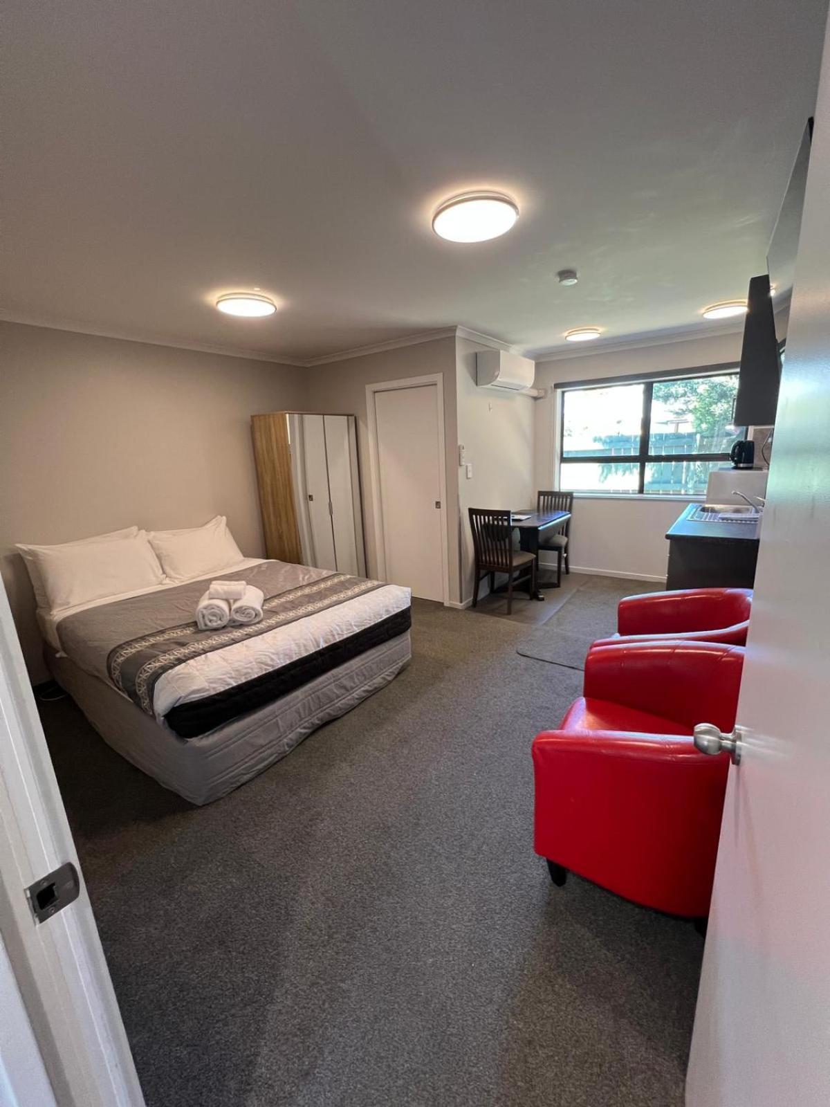 Academy Lodge Motel Ашбертон Экстерьер фото