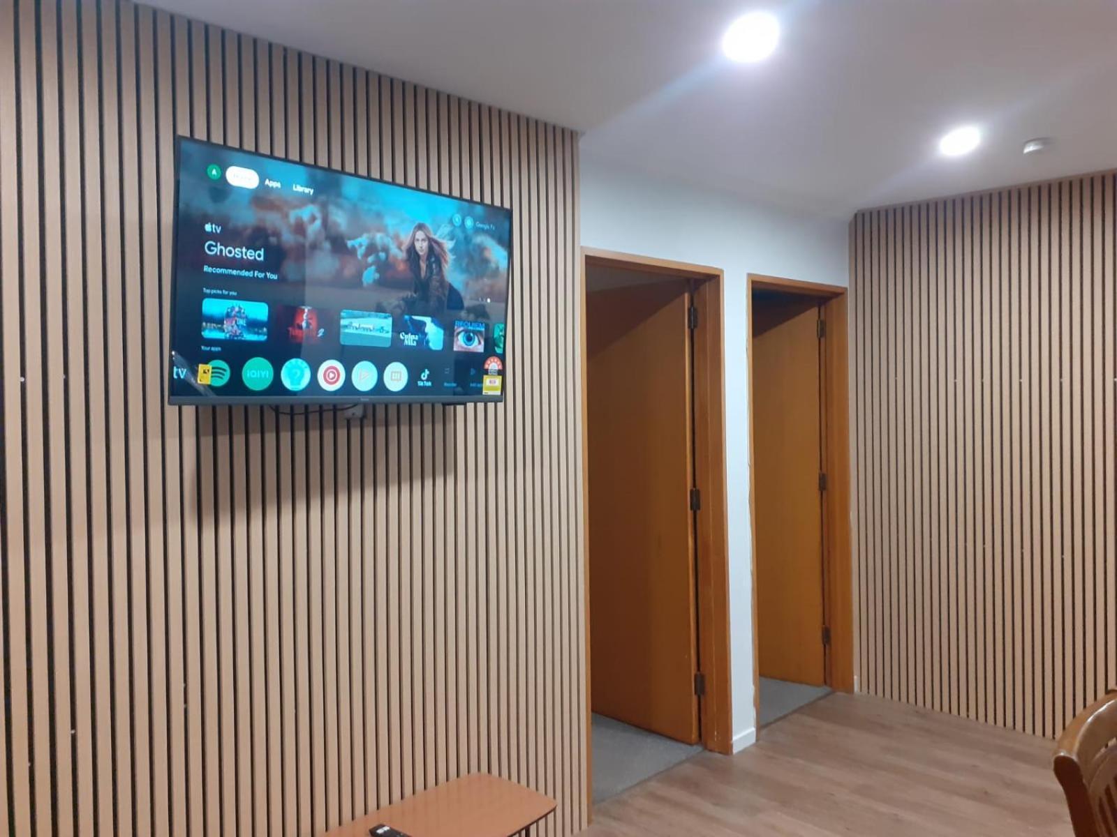 Academy Lodge Motel Ашбертон Экстерьер фото