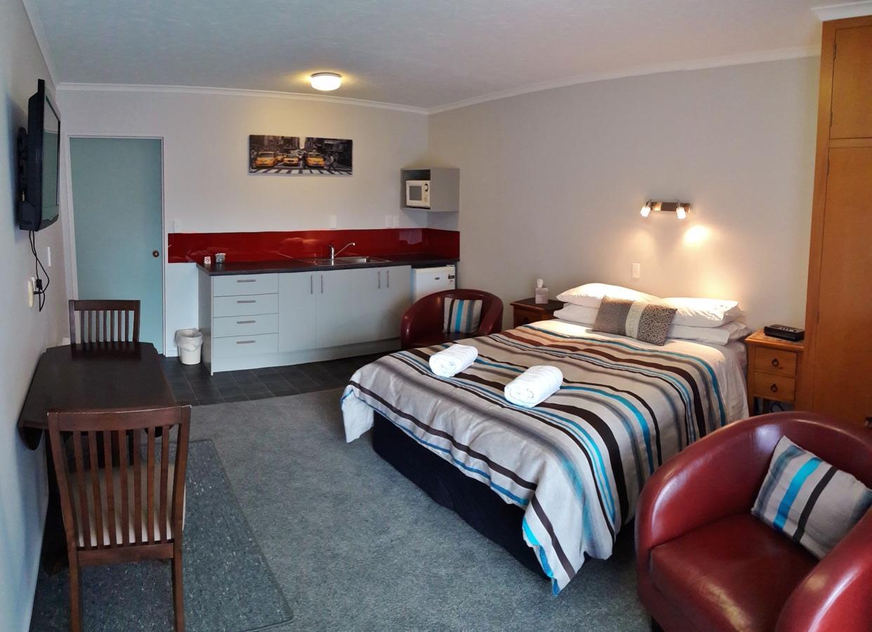 Academy Lodge Motel Ашбертон Экстерьер фото