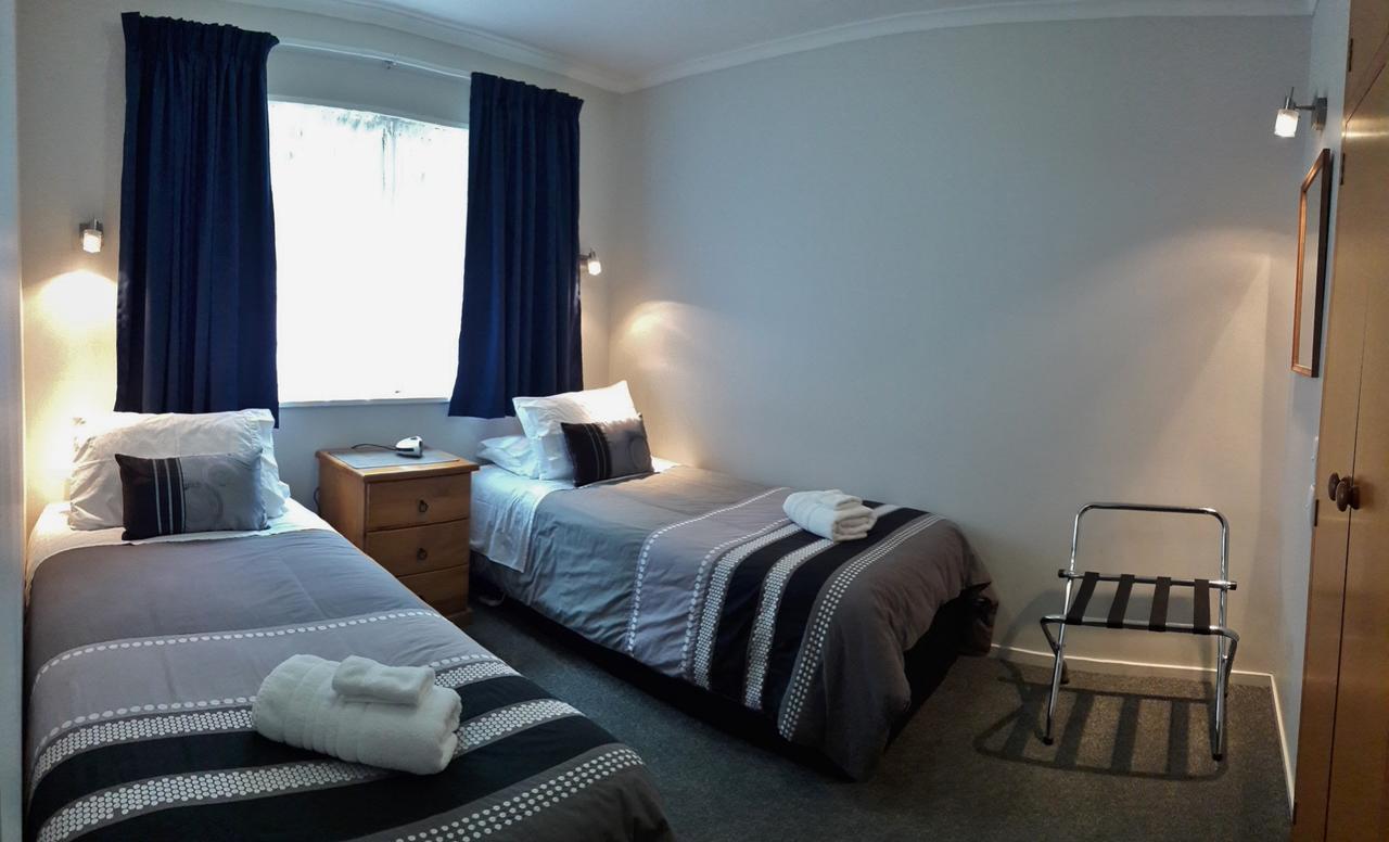 Academy Lodge Motel Ашбертон Экстерьер фото